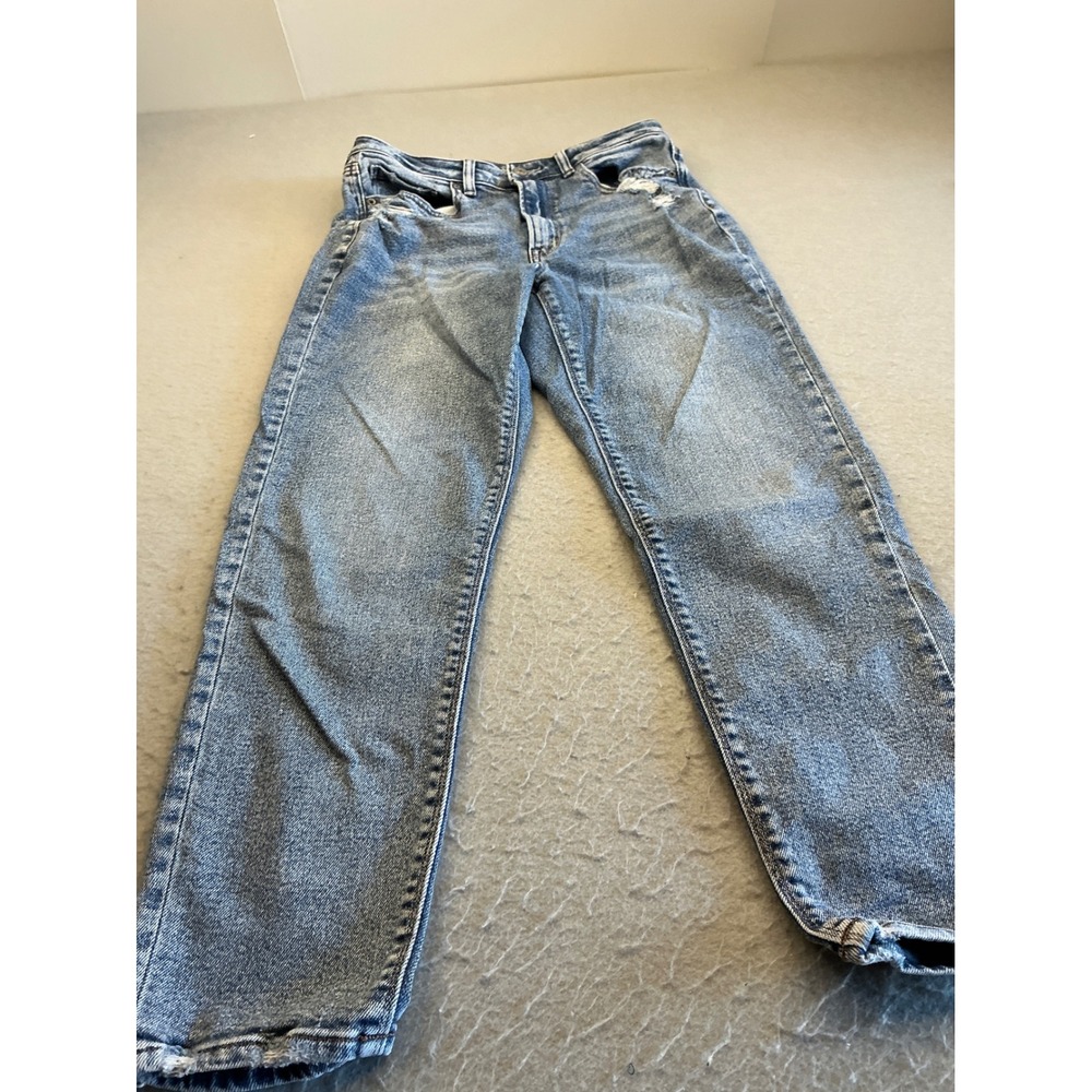 American Eagle Mom Jeans Distressed High Waisted Blue Denim Size 6 Relaxed Fit